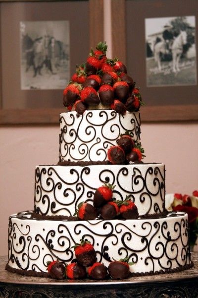 LWD009 - Lyer and Wedding Cake