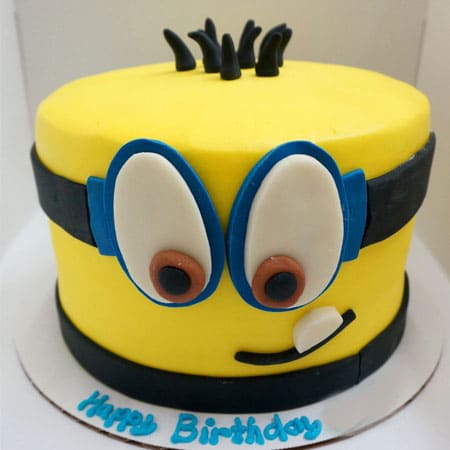 MIN015 - Minion Fondant Cake