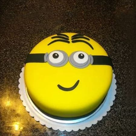 MIN020 - Pleasant Minion Cake