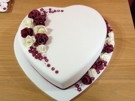 VAL013 - Valentine Day Cake
