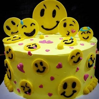 SMY013 - Smiley Cake