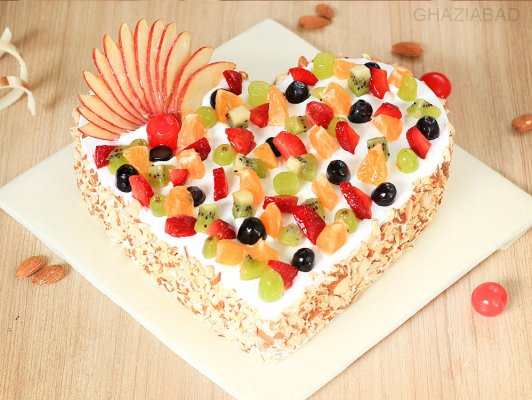 FRU007 - Heart fruit cake