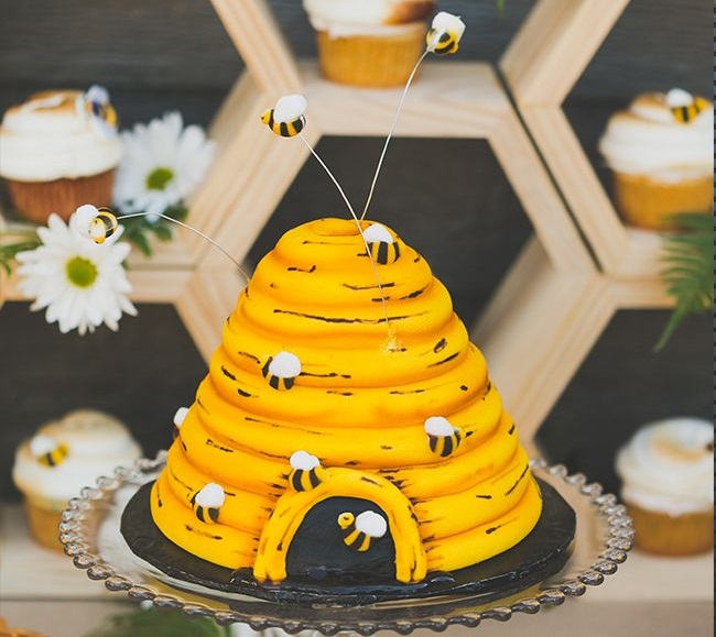 BMB005 - Bumblebee Cake