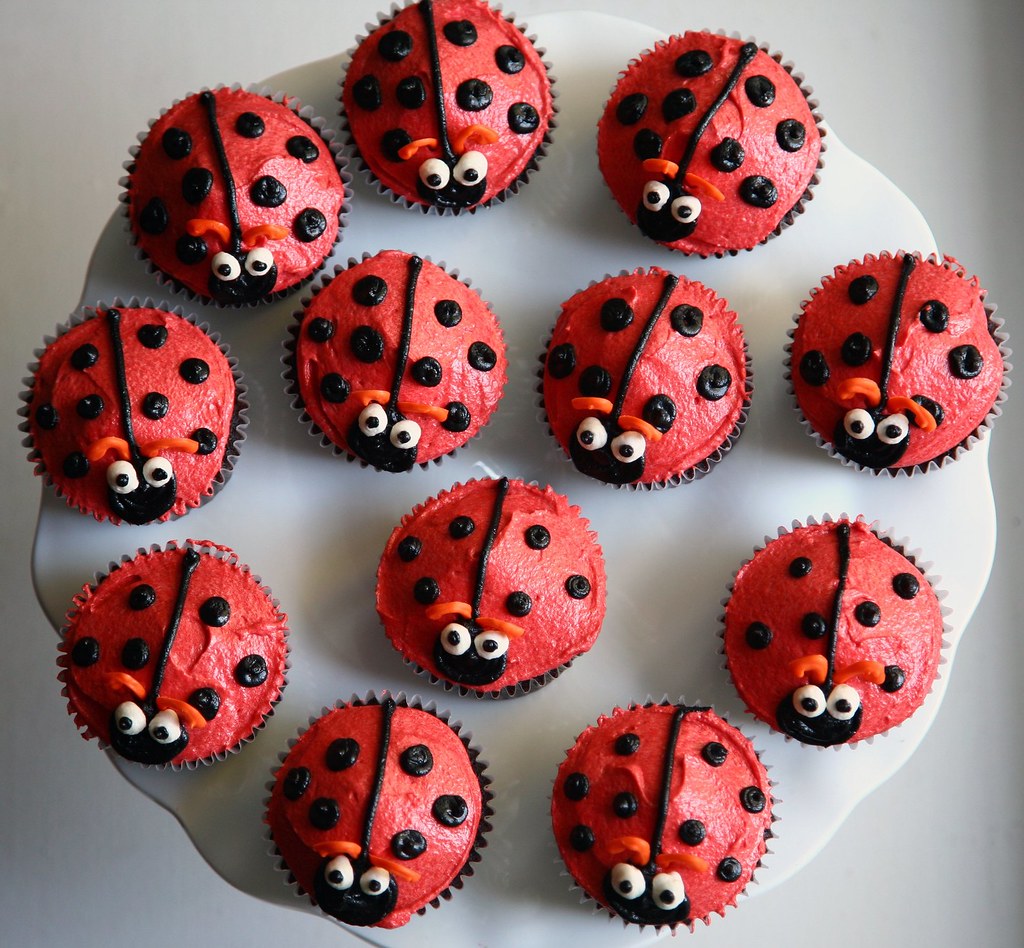 CPC018 - Ladybug Cup Cake